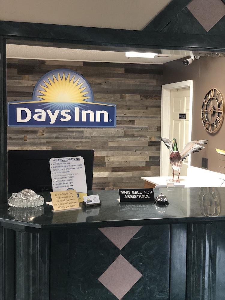 Days Inn & Suites By Wyndham Stuttgart Exteriör bild